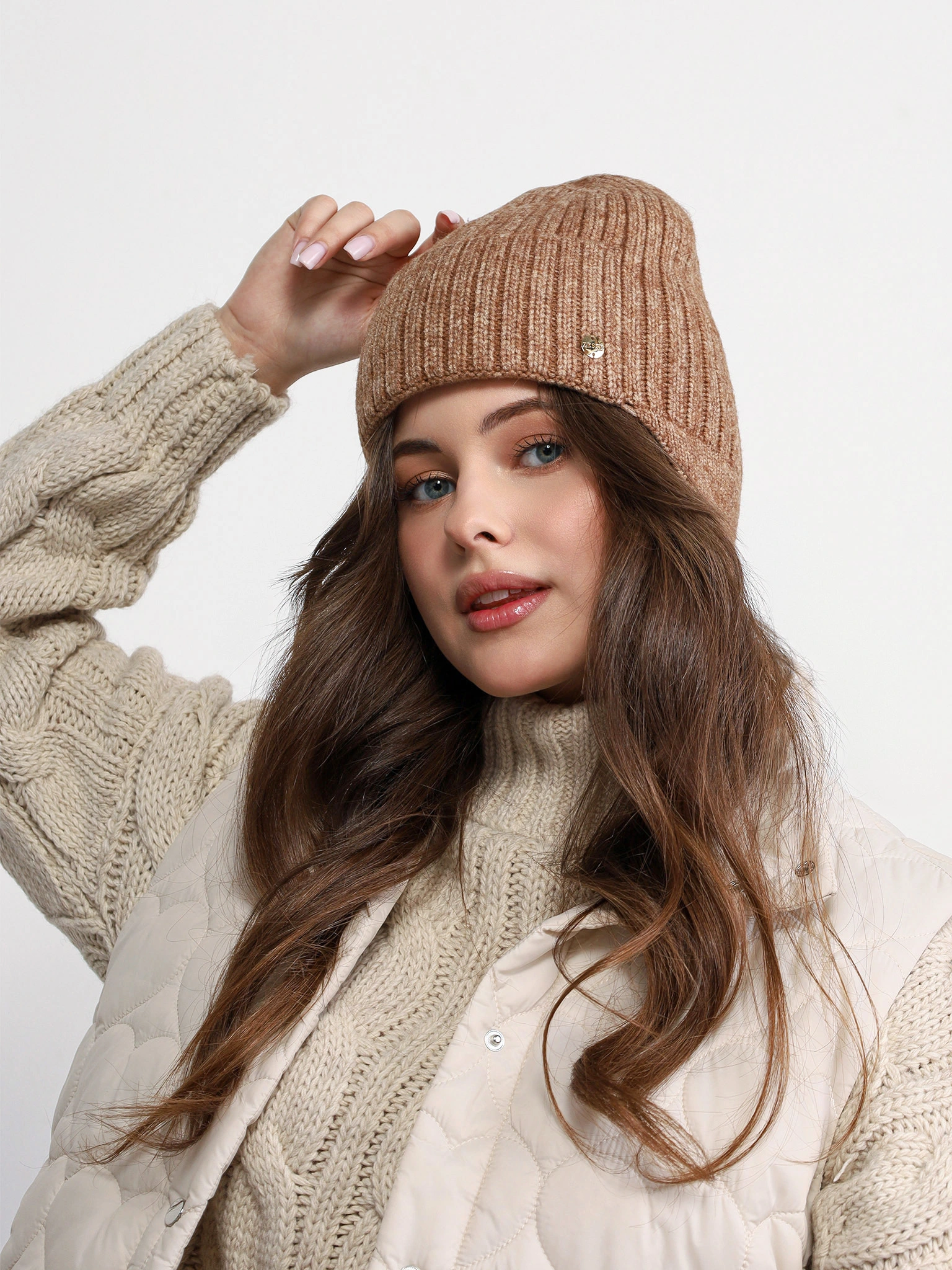 Шапка-ушанка из шерсти с акрилом с отворотом в ассортименте